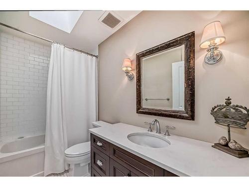 12 Edenstone Way Nw, Calgary, AB - Indoor Photo Showing Bathroom