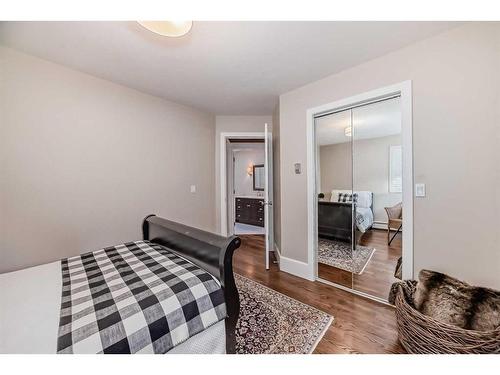 12 Edenstone Way Nw, Calgary, AB - Indoor Photo Showing Bedroom