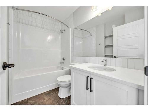 34 Lewiston Way, Calgary, AB - Indoor Photo Showing Bathroom