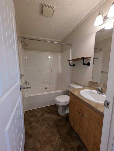 33525 Range Road 41, Rural Mountain View County, AB - Indoor Photo Showing Bathroom