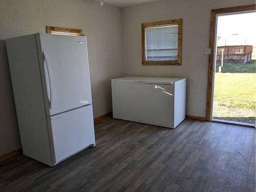 33525 Range Road 41, Rural Mountain View County, AB - Indoor Photo Showing Laundry Room