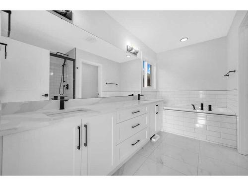 51 Heritage Circle, Cochrane, AB - Indoor Photo Showing Bathroom