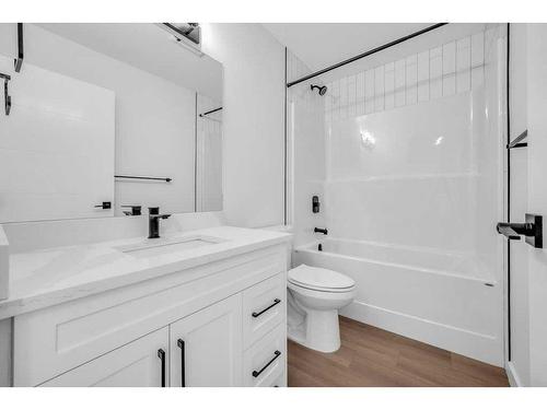 51 Heritage Circle, Cochrane, AB - Indoor Photo Showing Bathroom