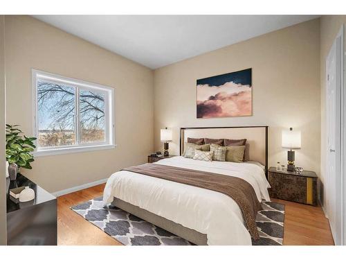 3707 Centre A Street Ne, Calgary, AB - Indoor Photo Showing Bedroom