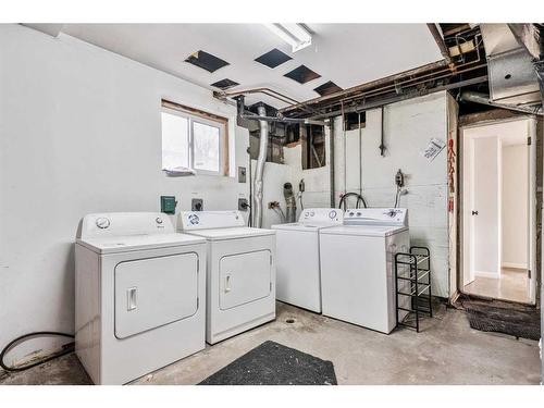 3707 Centre A Street Ne, Calgary, AB - Indoor Photo Showing Laundry Room