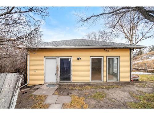 3707 Centre A Street Ne, Calgary, AB - Outdoor