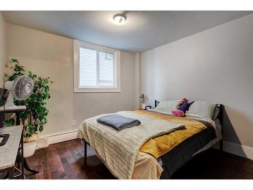 201-313 20 Avenue Sw, Calgary, AB - Indoor Photo Showing Bedroom