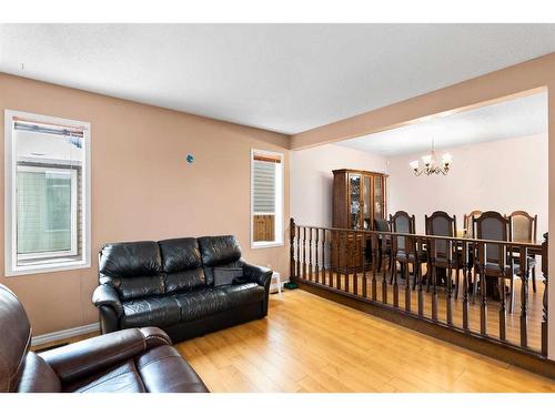 6556 Martingrove Drive Ne, Calgary, AB - Indoor Photo Showing Living Room