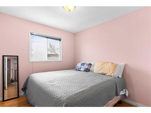 6556 Martingrove Drive Ne, Calgary, AB - Indoor Photo Showing Bedroom