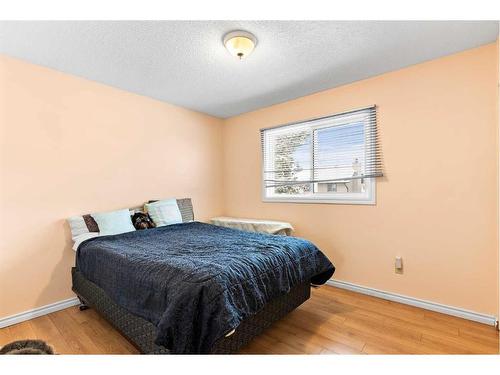 6556 Martingrove Drive Ne, Calgary, AB - Indoor Photo Showing Bedroom