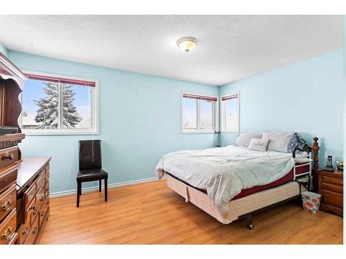 6556 Martingrove Drive Ne, Calgary, AB - Indoor Photo Showing Bedroom