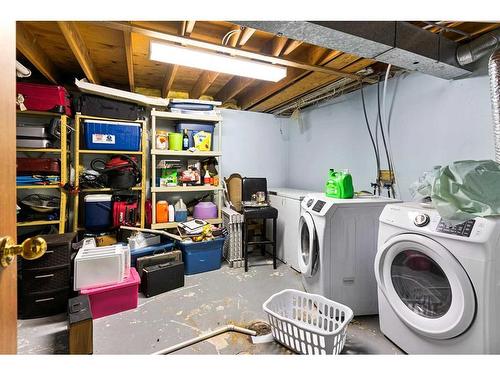 6556 Martingrove Drive Ne, Calgary, AB - Indoor Photo Showing Laundry Room