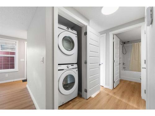 1415 Auburn Bay Circle Se, Calgary, AB - Indoor Photo Showing Laundry Room