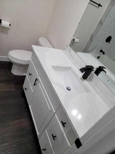 55 Falchurch Road Ne, Calgary, AB - Indoor Photo Showing Bathroom