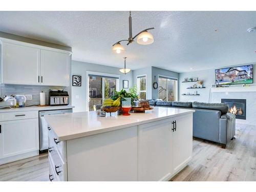 1715 Baywater View Sw, Airdrie, AB - Indoor Photo Showing Kitchen