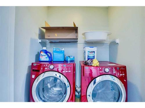 1715 Baywater View Sw, Airdrie, AB - Indoor Photo Showing Laundry Room