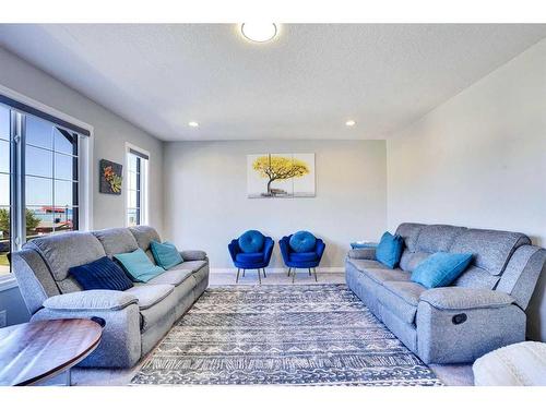 1715 Baywater View Sw, Airdrie, AB - Indoor Photo Showing Living Room