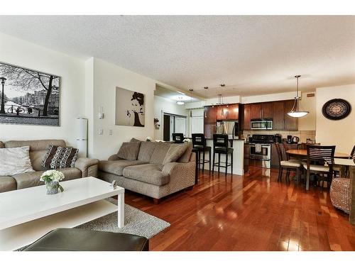 104-41 6A Street Ne, Calgary, AB - Indoor Photo Showing Living Room