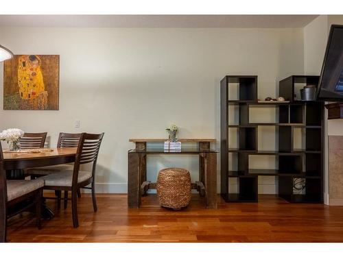 104-41 6A Street Ne, Calgary, AB - Indoor Photo Showing Dining Room