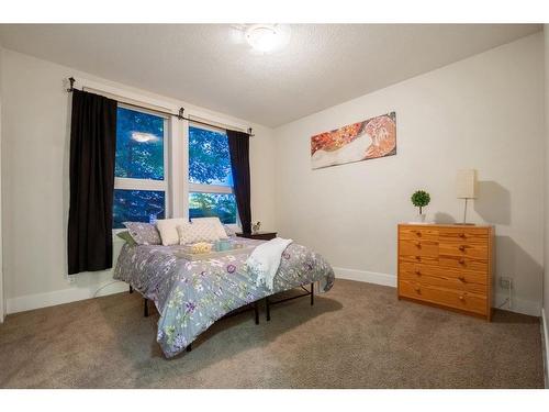 104-41 6A Street Ne, Calgary, AB - Indoor Photo Showing Bedroom