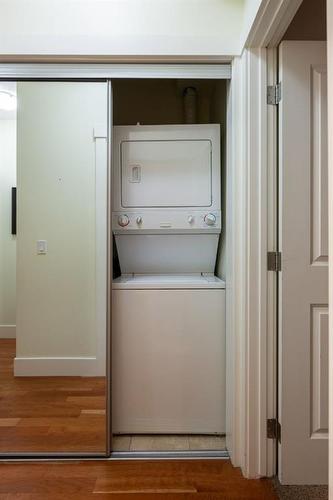 104-41 6A Street Ne, Calgary, AB - Indoor Photo Showing Laundry Room