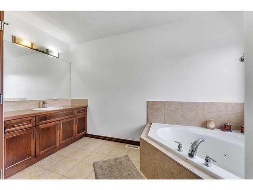 22 Taralake Cape Ne, Calgary, AB - Indoor Photo Showing Bathroom