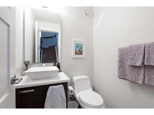 1-3716 16 Street Sw, Calgary, AB - Indoor Photo Showing Bathroom