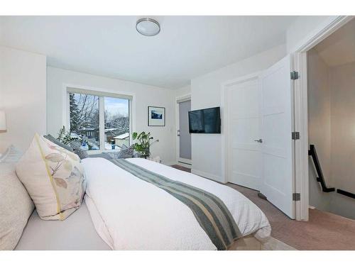 1-3716 16 Street Sw, Calgary, AB - Indoor Photo Showing Bedroom