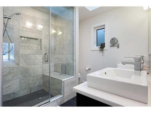 1-3716 16 Street Sw, Calgary, AB - Indoor Photo Showing Bathroom