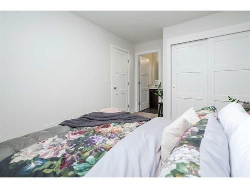 1-3716 16 Street Sw, Calgary, AB - Indoor Photo Showing Bedroom