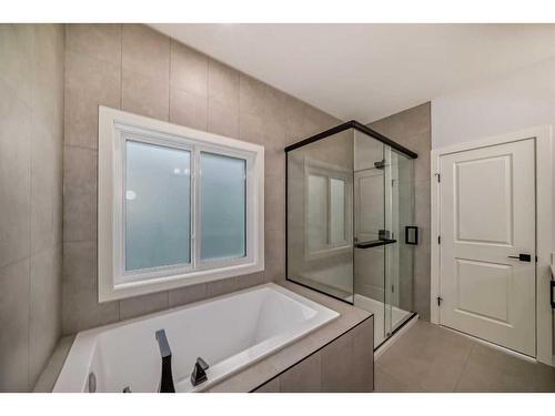 492 Rivercrest View, Cochrane, AB - Indoor Photo Showing Bathroom