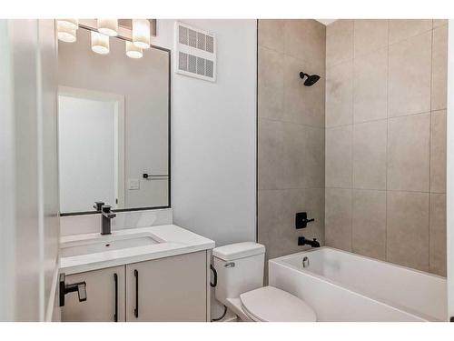 492 Rivercrest View, Cochrane, AB - Indoor Photo Showing Bathroom