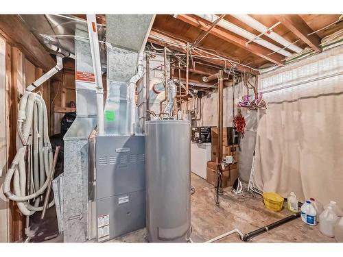 8312 46 Avenue Nw, Calgary, AB - Indoor Photo Showing Basement