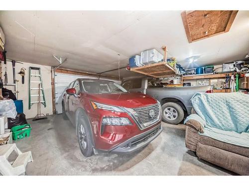 8312 46 Avenue Nw, Calgary, AB - Indoor Photo Showing Garage