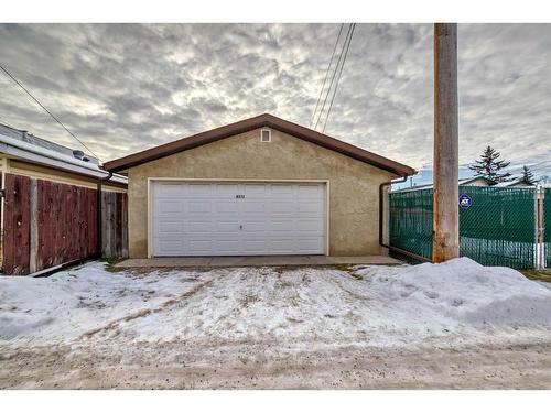 8312 46 Avenue Nw, Calgary, AB - Outdoor With Exterior