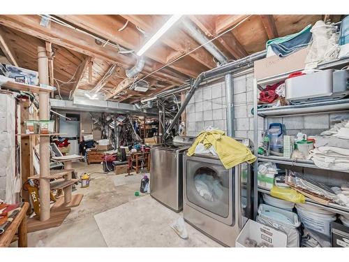 8316 46 Avenue Nw, Calgary, AB - Indoor Photo Showing Laundry Room