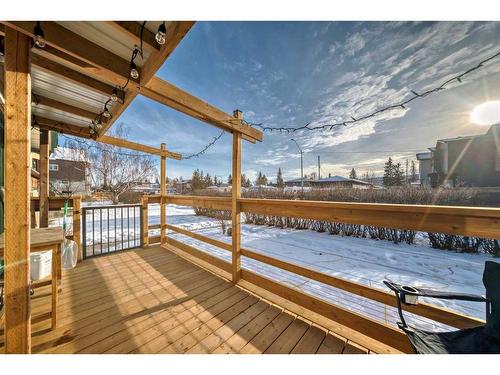 8316 46 Avenue Nw, Calgary, AB - Outdoor