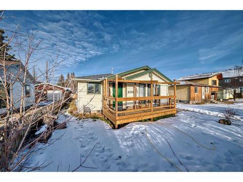 8316 46 Avenue Nw, Calgary, AB - Outdoor