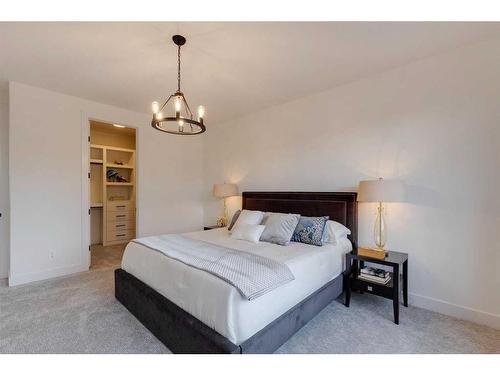 4909 19 Avenue Nw, Calgary, AB - Indoor Photo Showing Bedroom