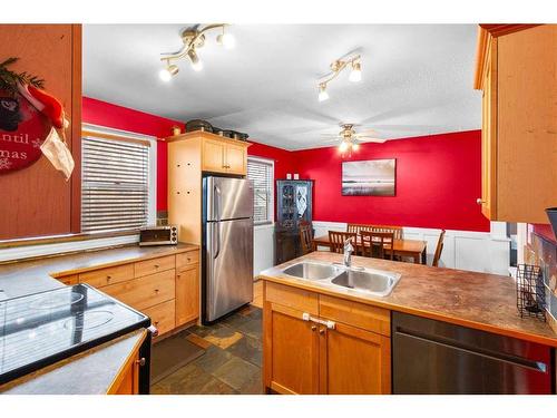 5 Mcleod Crescent, Olds, AB - Indoor Photo Showing Kitchen With Double Sink