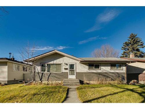 9751 Elbow Drive Sw, Calgary, AB - Outdoor