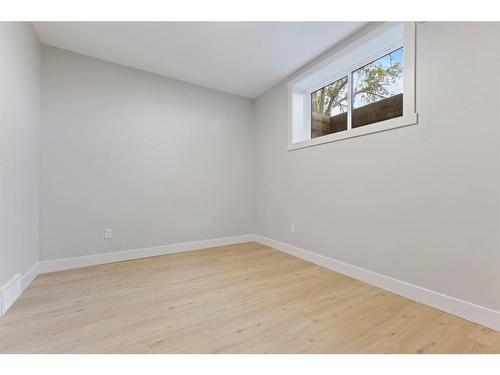 3019 36 Street Sw, Calgary, AB - Indoor Photo Showing Other Room