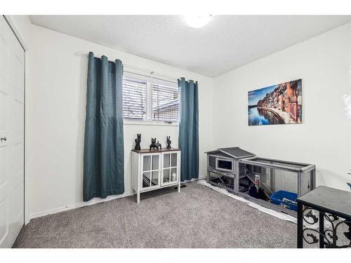 739 Queensland Drive Se, Calgary, AB - Indoor