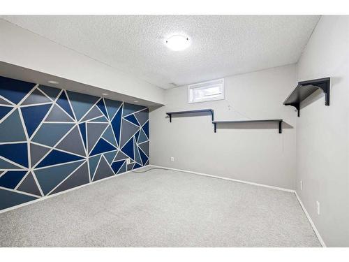 739 Queensland Drive Se, Calgary, AB - Indoor Photo Showing Other Room