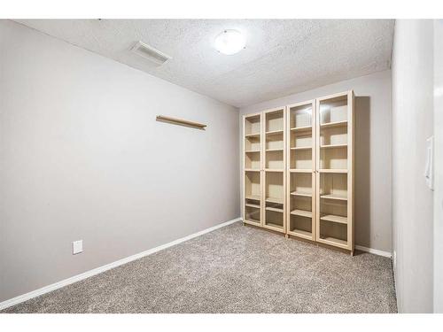 739 Queensland Drive Se, Calgary, AB - Indoor Photo Showing Other Room