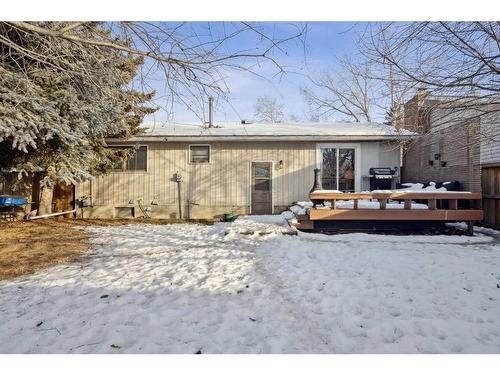 739 Queensland Drive Se, Calgary, AB - Outdoor