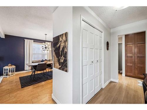 739 Queensland Drive Se, Calgary, AB - Indoor