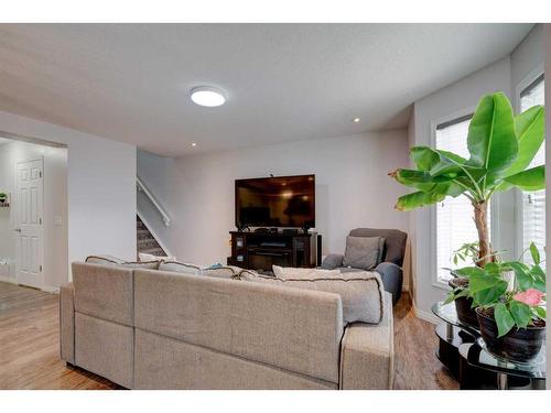 158 Cityscape Boulevard Ne, Calgary, AB - Indoor Photo Showing Living Room