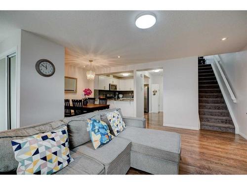 158 Cityscape Boulevard Ne, Calgary, AB - Indoor Photo Showing Living Room