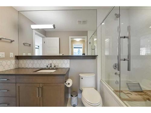 108-145 Burma Star Road Sw, Calgary, AB - Indoor Photo Showing Bathroom